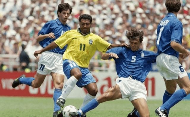 在现代足球 在现代足球